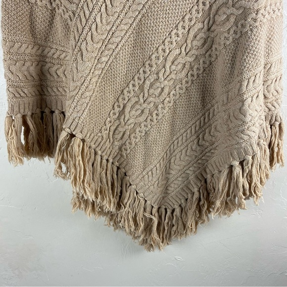 Lauren Ralph Lauren Tan Neutral Cable-knit Fringe Poncho Sweater - Picture 4 of 6